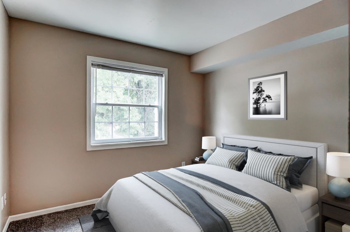 Photos and Video of Foxfire West Apartments in Evansville, IN