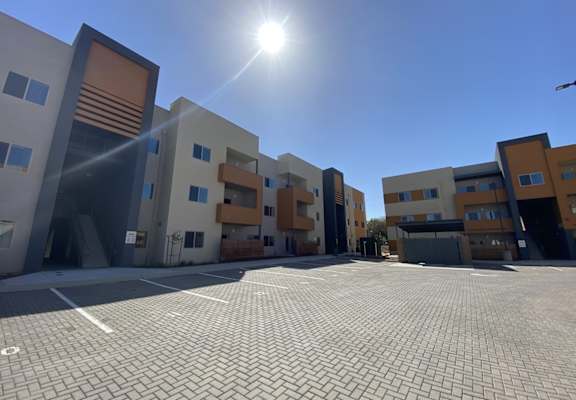 Willow View exterior parking area with cobble stone pavers