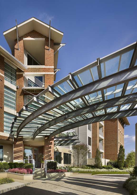 AVE Union exterior