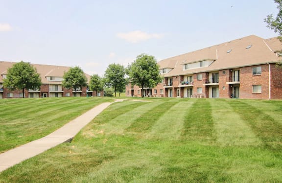 lawn green space at Fountain Glen, Lincoln, NE, 68521
