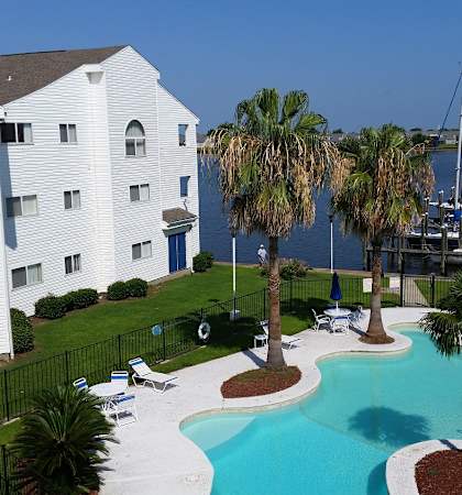 Aerial View Of Pool at Anchorage Apartments, Louisiana