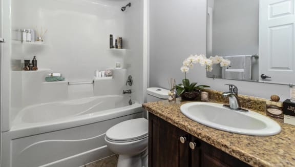 Spotless staged 3-piece bathroom