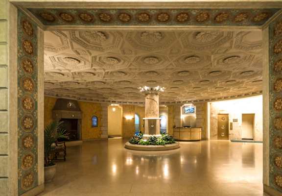 Lobby at Park View Apartments, Chicago, IL 60614