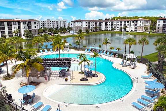 Legacy Naples Apartments in Naples, Fl