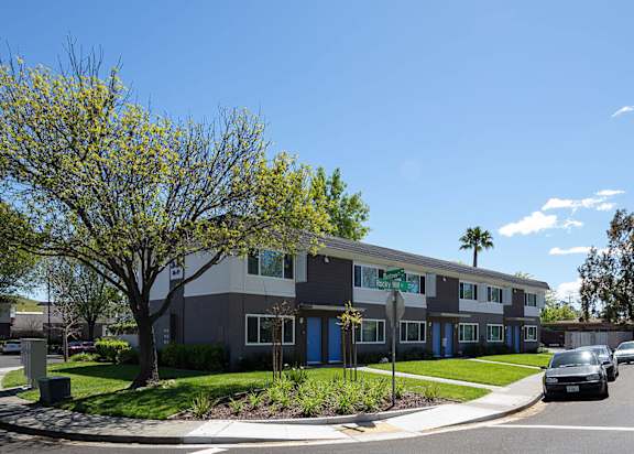 our apartments offer a parking lot for your car at MEADOWS HOLLY, VACAVILLE, CA