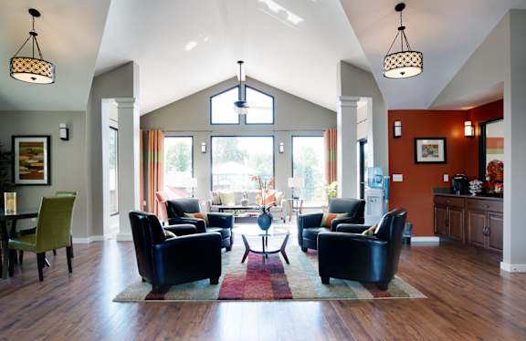 Community living room at Ventana at The Lake, Hendersonville, TN 37075.