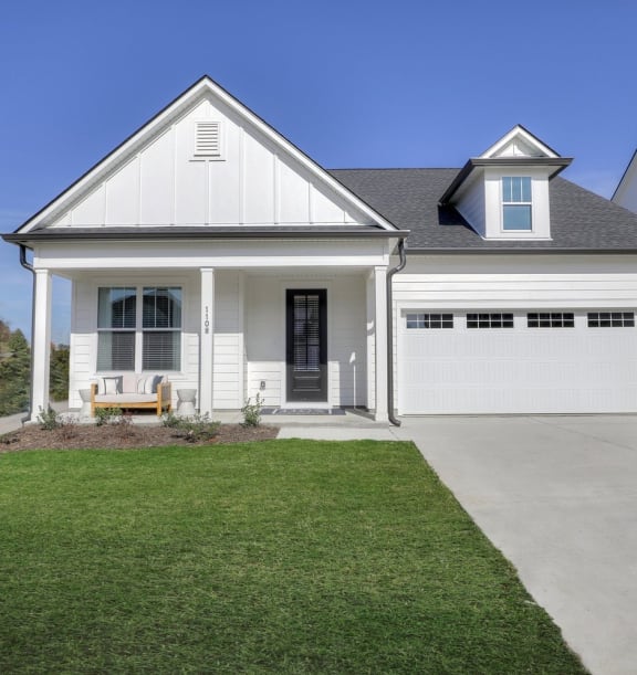 White house with a lawn at 1104 Residences, Tennessee