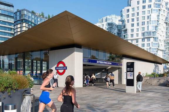 Nearby station at The Lark, London, SW11 7EA
