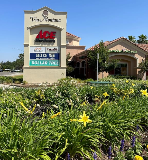 Via montana tan shopping center sign, Le Provence at the Dominion, California, 93720