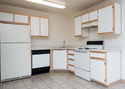 Cross Creek Apartments
