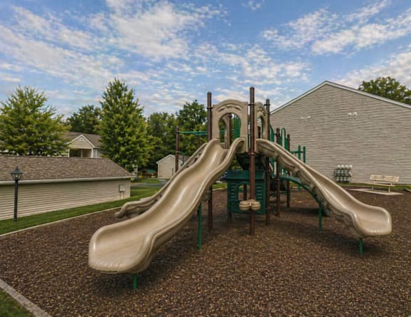 Garages at Meadow View Apartments and Townhomes, Springboro, 45066
