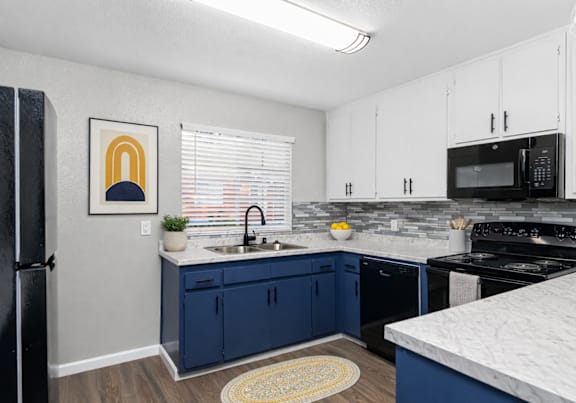 Furnished Kitchen at Pomona Townhomes Apartments, Chico, CA 95928