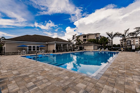 swimming pool at vantage apartments in cape coral, fl