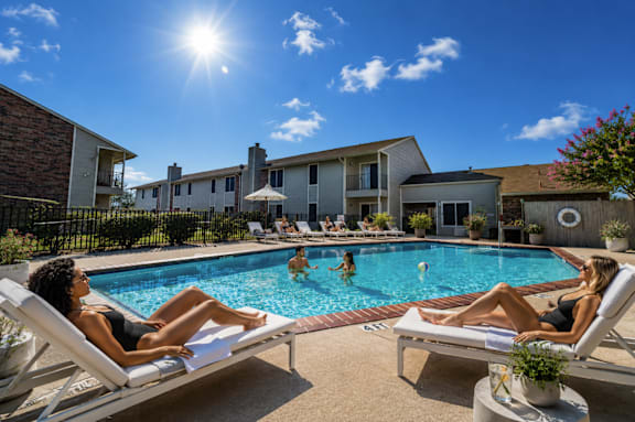 Outdoor Swimming Pool at The Finley Apartments, Dallas, 75228