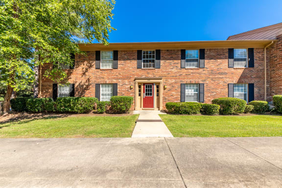 Exterior Apartment Building at Carriage House Columbia
