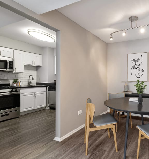 Midpointe Apartments Apartments in Chicago, IL