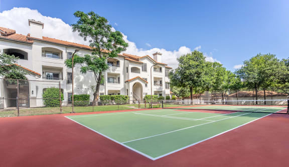 Mesa Verde Outdoors Full Outdoor Tennis Court with Lighting