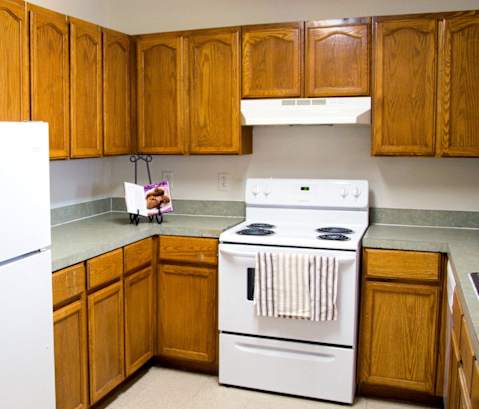 Dominium_Cathy's Pointe_Model Apartment Home Kitchen_Main