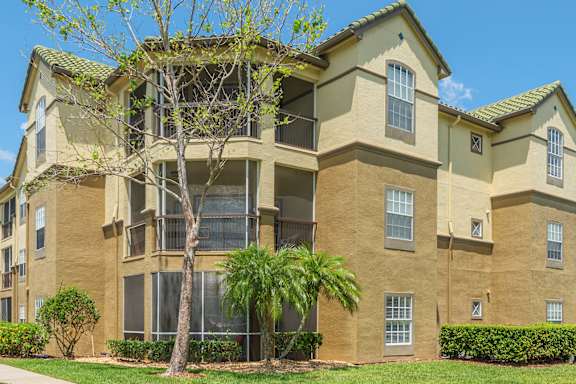 Park Del Mar Apartments screened-in spacious patios and balconies