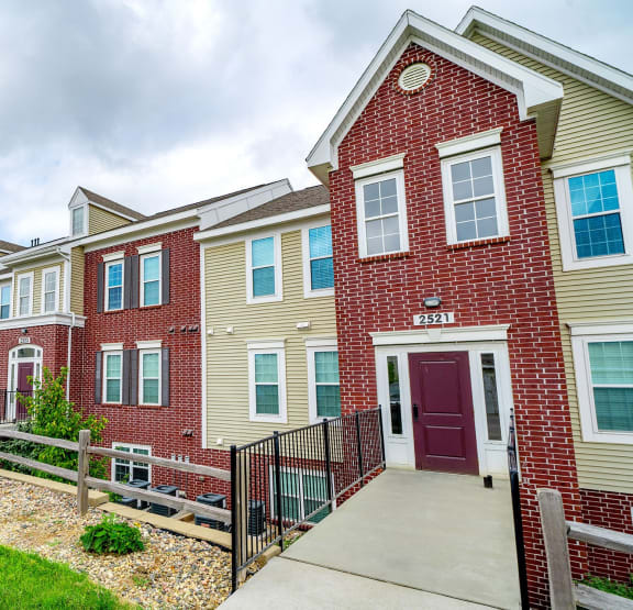 Front Building at Lynbrook Apartments and Townhomes, Elkhorn, Nebraska, 68022