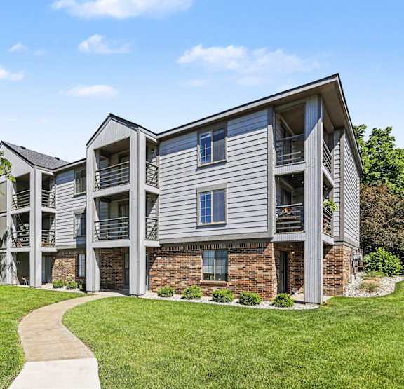 Exterior apartment building at Emerald Park Apartments in Kalamazoo, MI 49001
