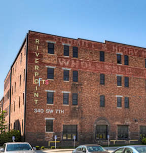 Building Exterior at Riverpoint Lofts, Iowa, 50309