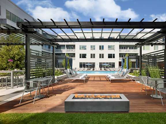 AVE Florham Park resort pool