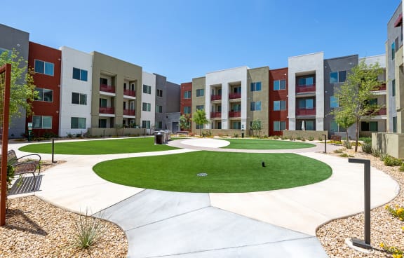 Dominium_Solstice of Mesa_Exterior Courtyard Area_Main