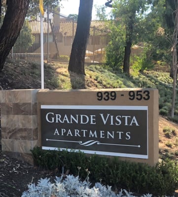 Grande Vista property monument sign.