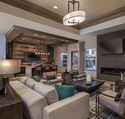  midtown pointe apartments clubroom