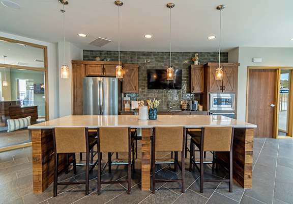 Dominium-South Range Crossings-Community Kitchen