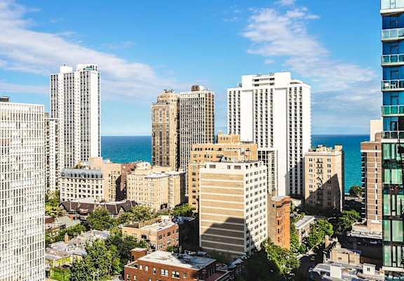 Rooftop View at 14 West Elm Apartments, Chicago, IL