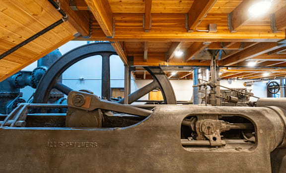 A large piece of industrial machinery with the words "HILDEBRANNERS" on it.