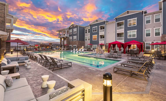 Beautiful Apartments in Colorado with Resort Style Swimming Pool