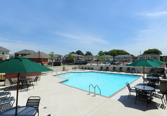 Outdoor pool-Quimby Plaza Apartments Memphis, TN
