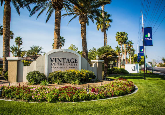 Vintage at The Lakes Apartment Homes | Best Apartments in Las Vegas