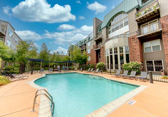 808 Berry_Outdoor Swimming Pool