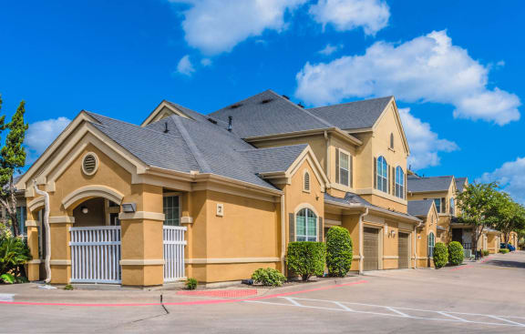 Garages at Woodway Village, Texas, 78744