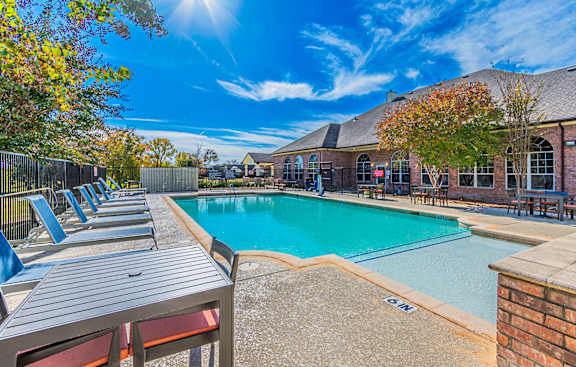 the pool at the reserve apartments