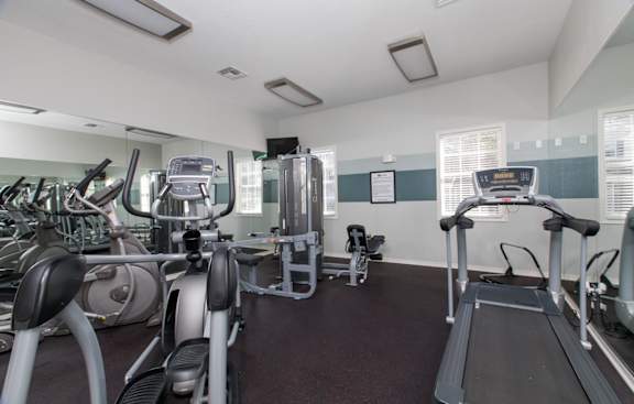Fitness Center With Modern Equipment at Sunrise Pointe, Florida