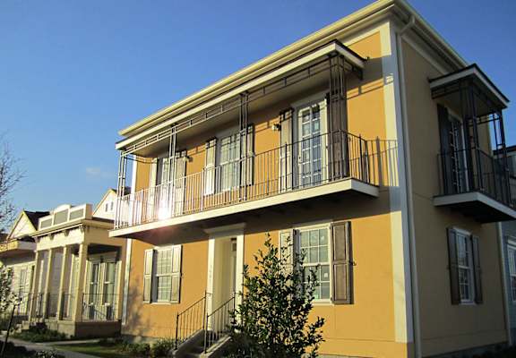 Exterior of apartment building_Lafitte,New Orleans, LA