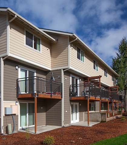 FarmingtonMeadows_Flash_BaclonyPatio