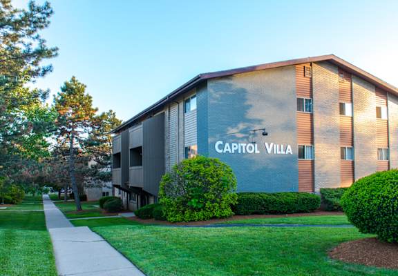 East Lansing Apartments near Michigan State University | Capitol Villa Apartments