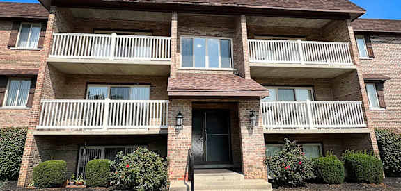 Exquisite Exterior Designs at Crestbrook Apartments & Townhomes, Crescent Spring