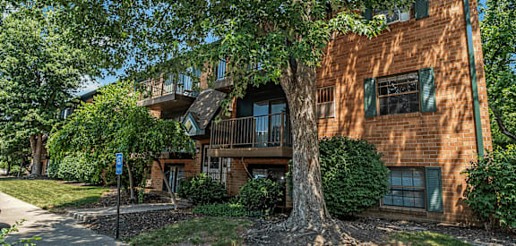 apartment complex in Akron, Ohio