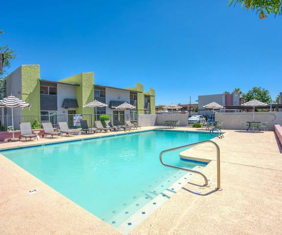 the swimming pool at our apartments at Connect on Missour Apartments, Phoenix 85015