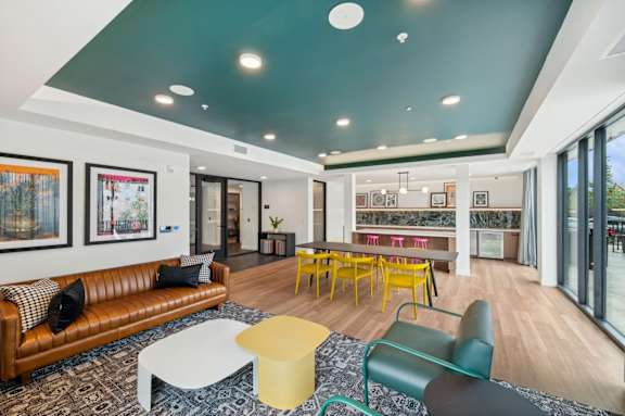 the preserve at ballantyne commons community living room and dining area