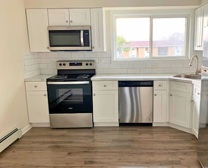 best garden style one bedroom and two bedroom rental apartments for rent at edgewater east/west apartments in long branch, nj near the jersey shore beach on the water monmouth county nj