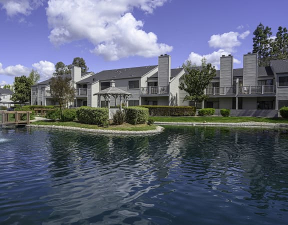 How is the Lakeside Apartment service?