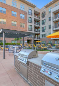 grilling stations uptown dallas apartments